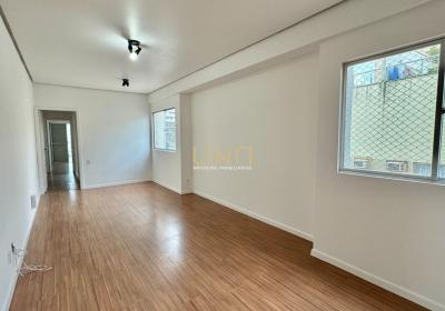 Apartamento com 95m², 3 dormitórios, 1 suíte, 1 vaga no bairro Centro em Florianópolis